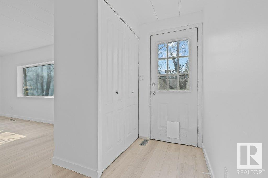 2 Meadow CR NW