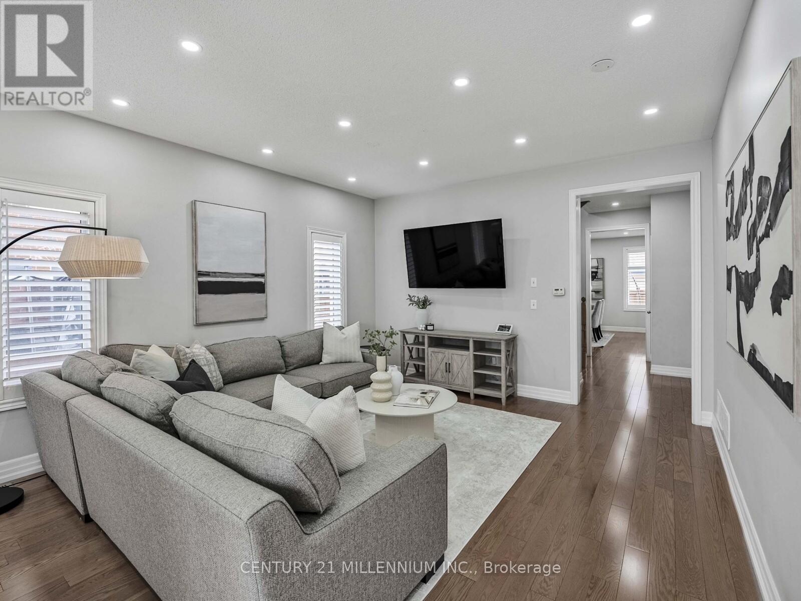 73 NATRONIA TRAIL