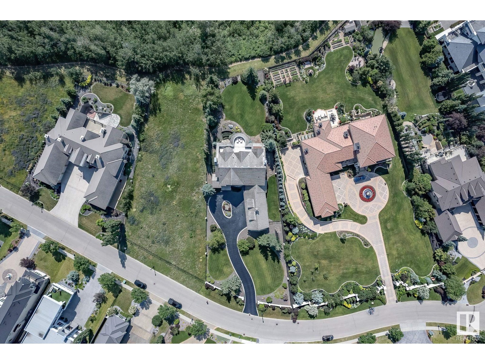 60 WINDERMERE DR SW