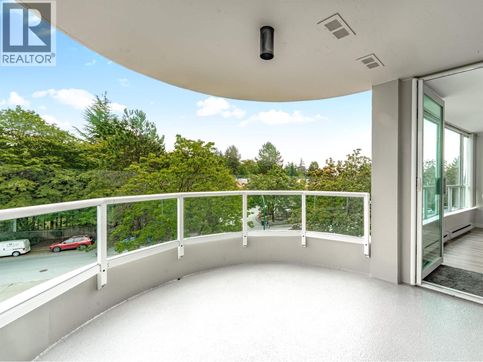 406 995 ROCHE POINT DRIVE