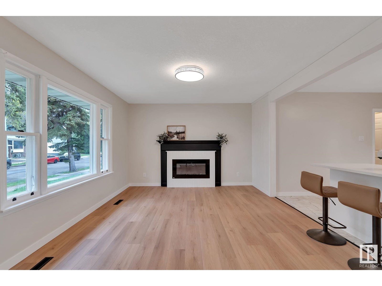 4218 117 AV NW