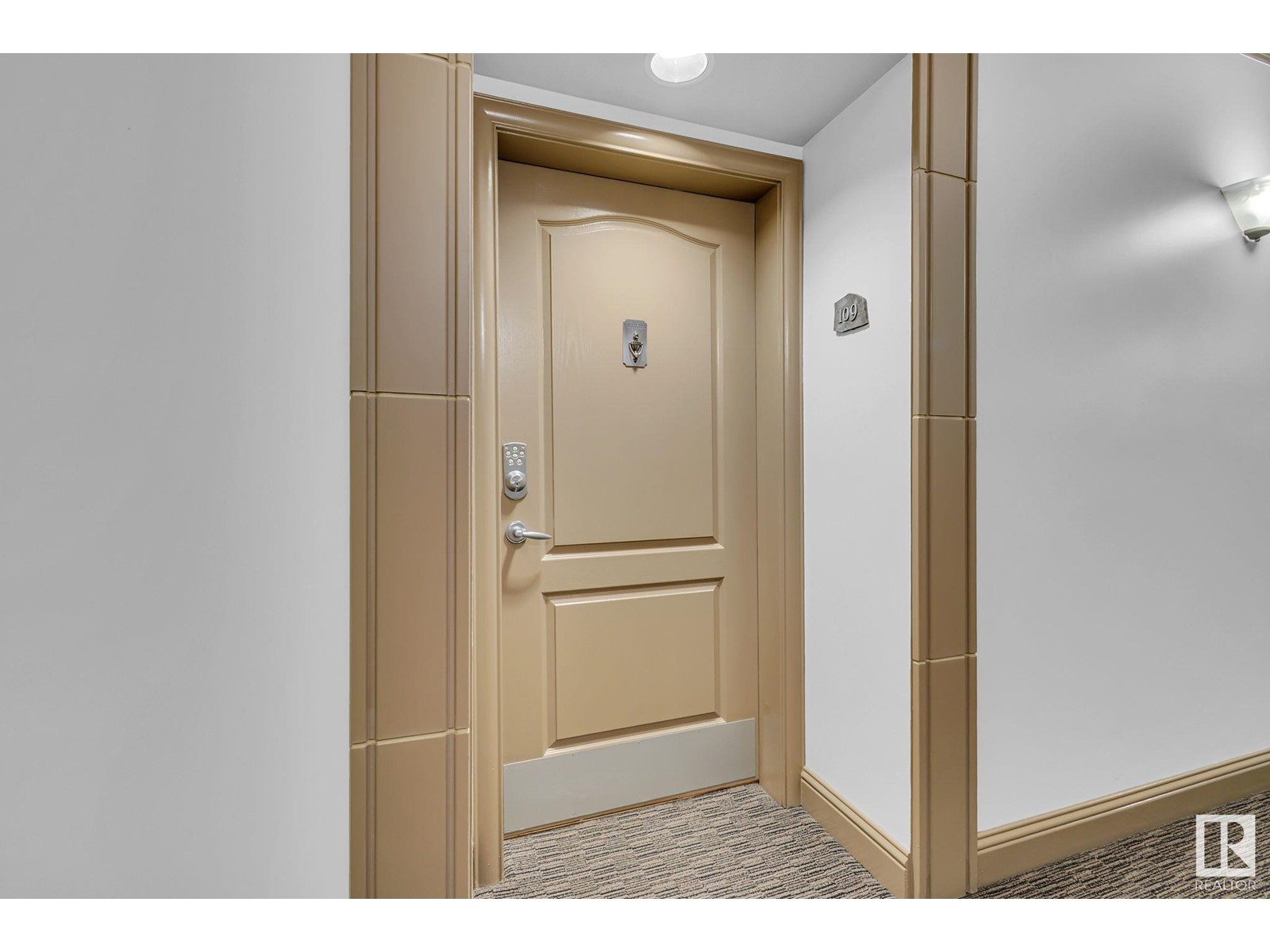 #109 1406 HODGSON WY NW