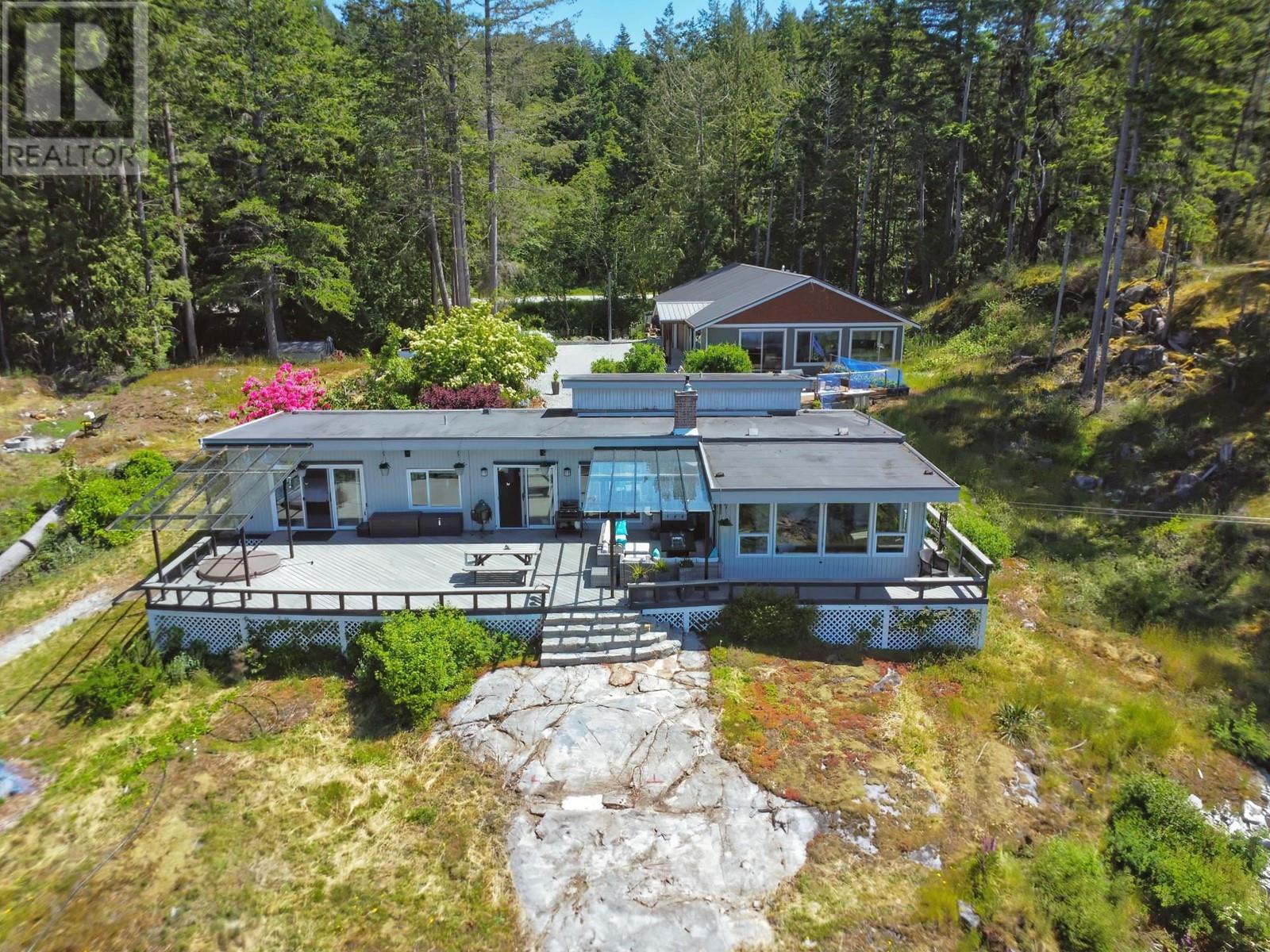 10991- 10993 SUNSHINE COAST HIGHWAY