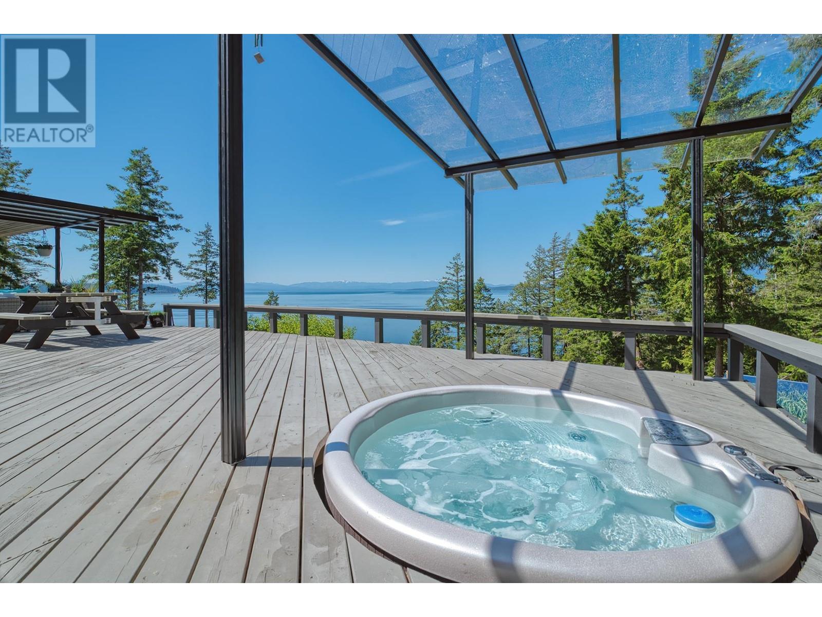 10991- 10993 SUNSHINE COAST HIGHWAY