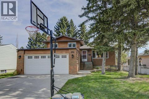 8116 33 Avenue NW Calgary AB T3B1L8