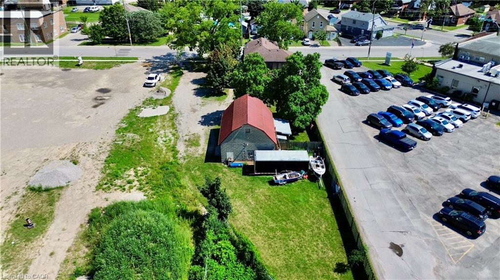 135 SHERWOOD Drive