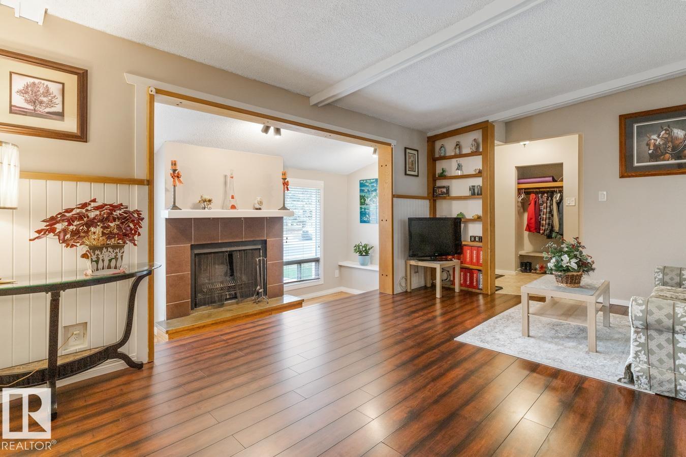 6303 89 AV NW