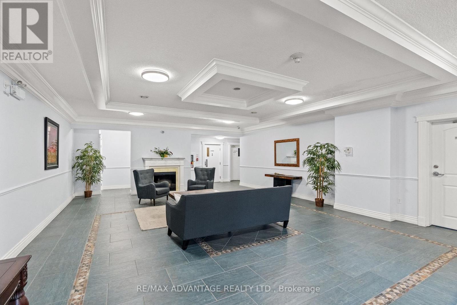 301 - 435 COLBORNE STREET