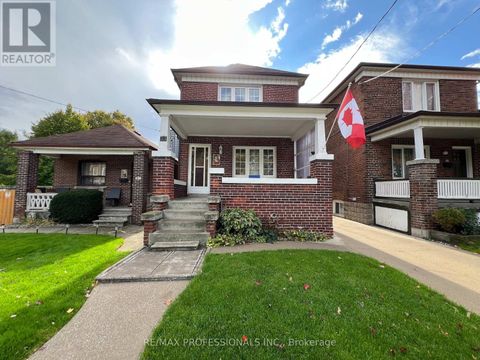 33 CHANDOS AVENUE Toronto (Dovercourt-Wallace Emerson-Junction) ON M6H2E6