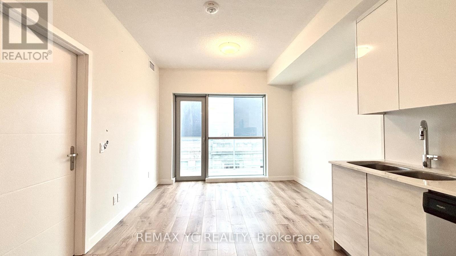 405 - 60 FREDERICK STREET