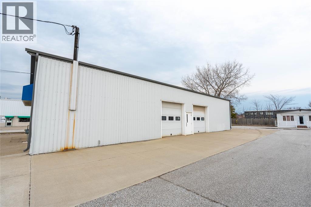 768 CONFEDERATION STREET