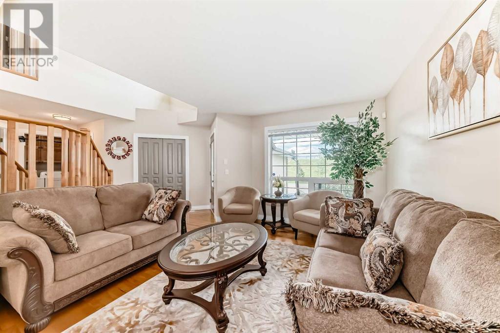 146 Scenic View Close NW