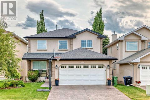 146 Scenic View Close NW Calgary AB T3L1Z4
