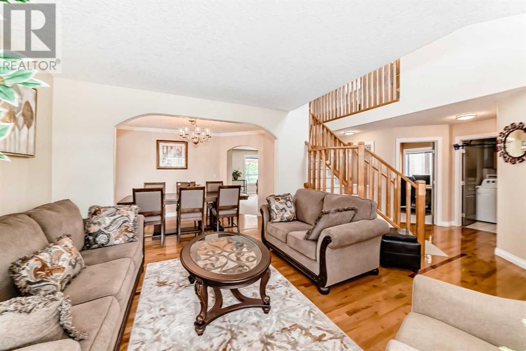 146 Scenic View Close NW