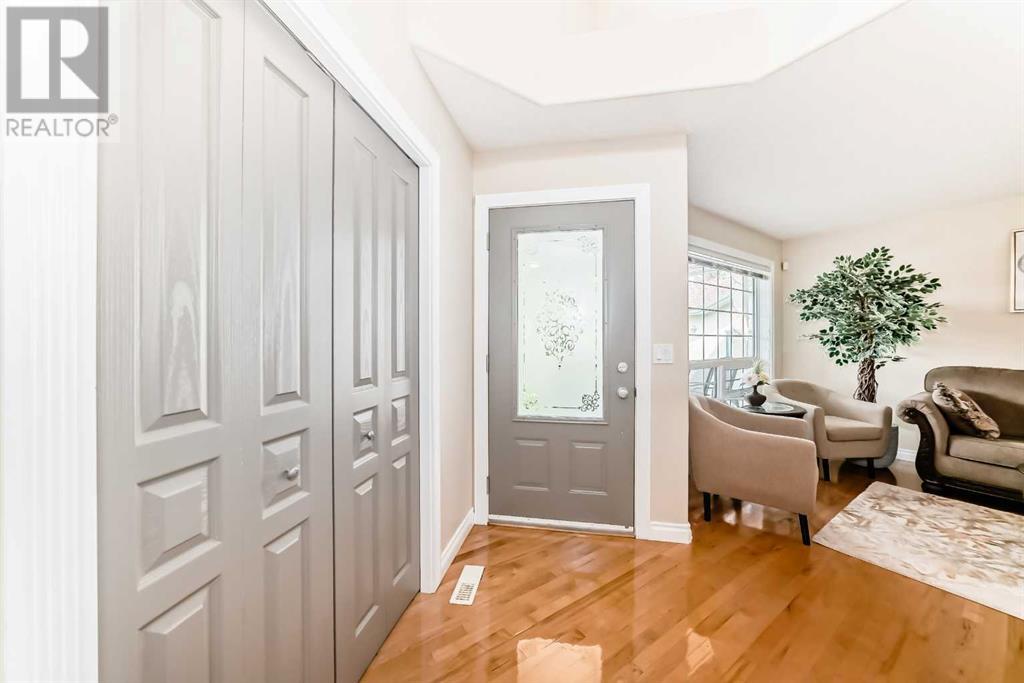 146 Scenic View Close NW