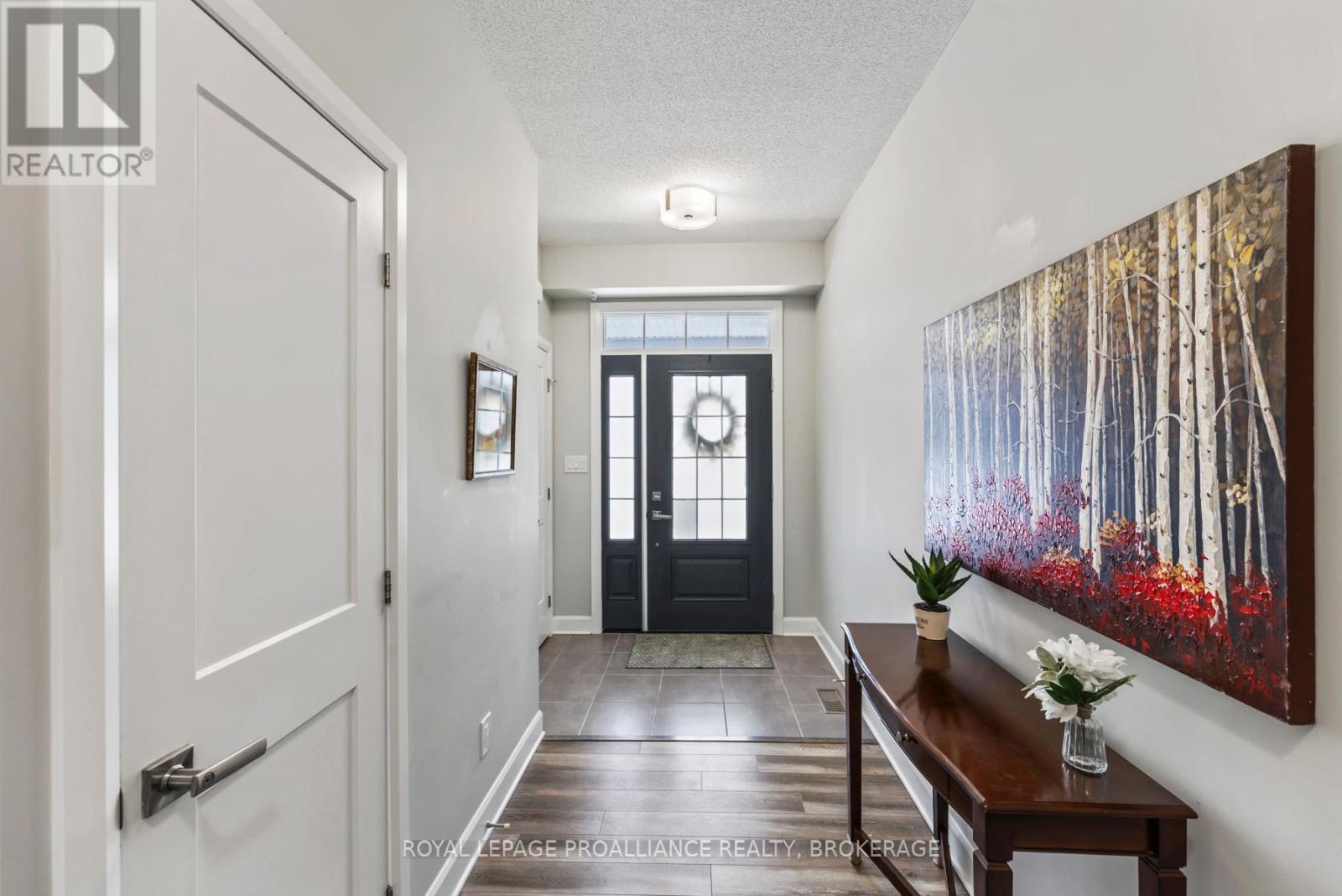 1550 DAVENPORT CRESCENT