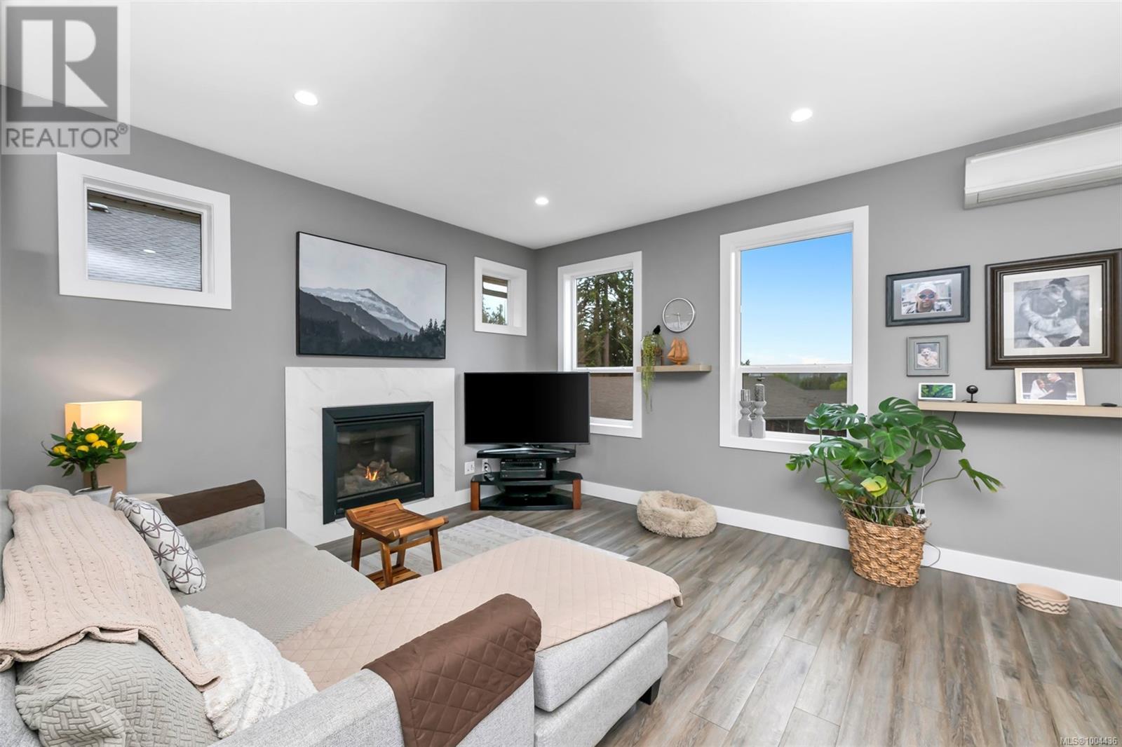 2436 Sooke Rd