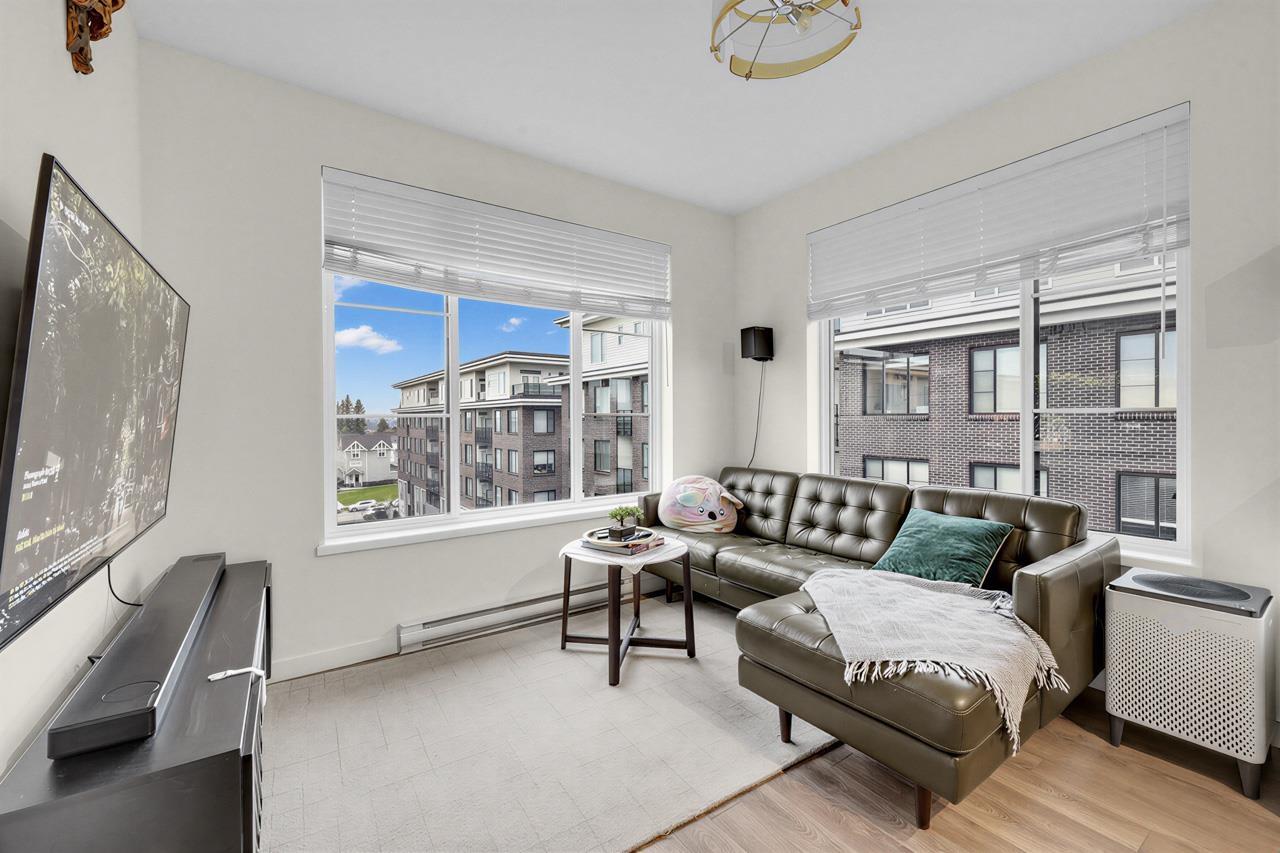 516 15858 FRASER HIGHWAY