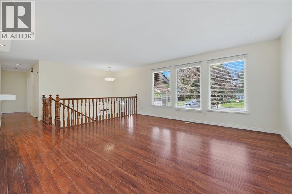 248 Parkland Crescent SE