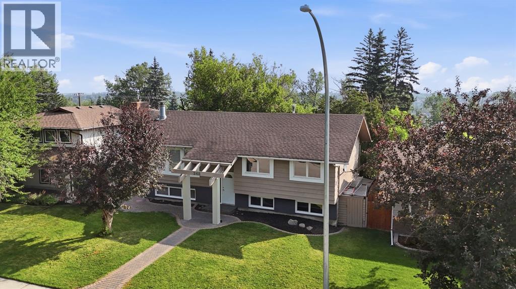 248 Parkland Crescent SE