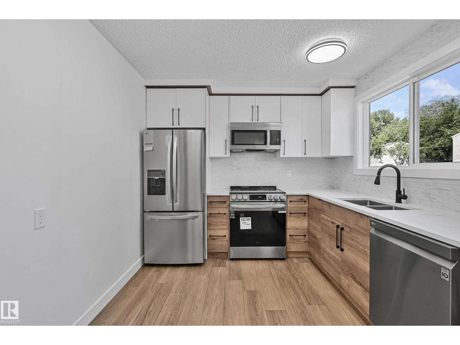 416 HERMITAGE RD NW