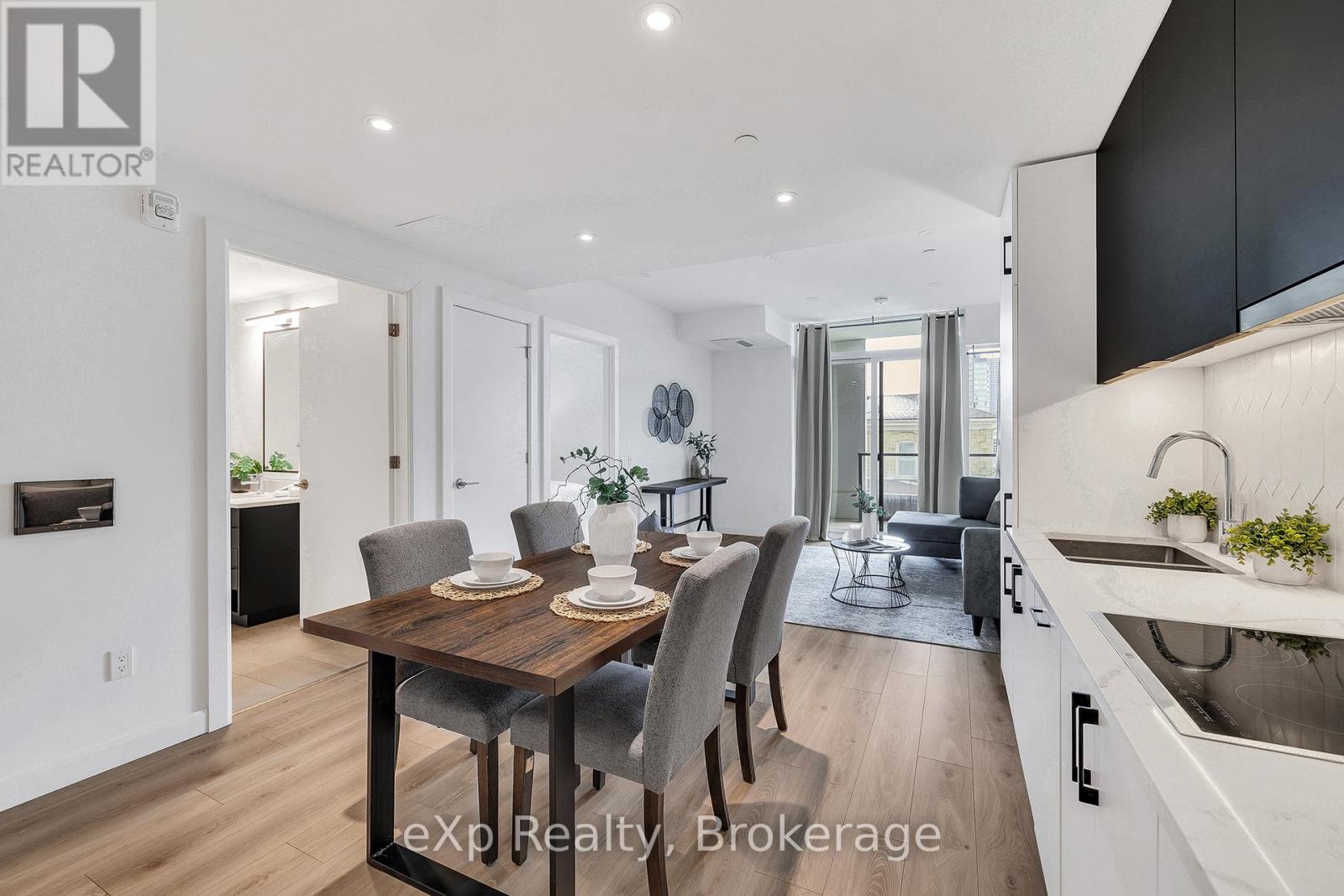 306 - 741 KING STREET W