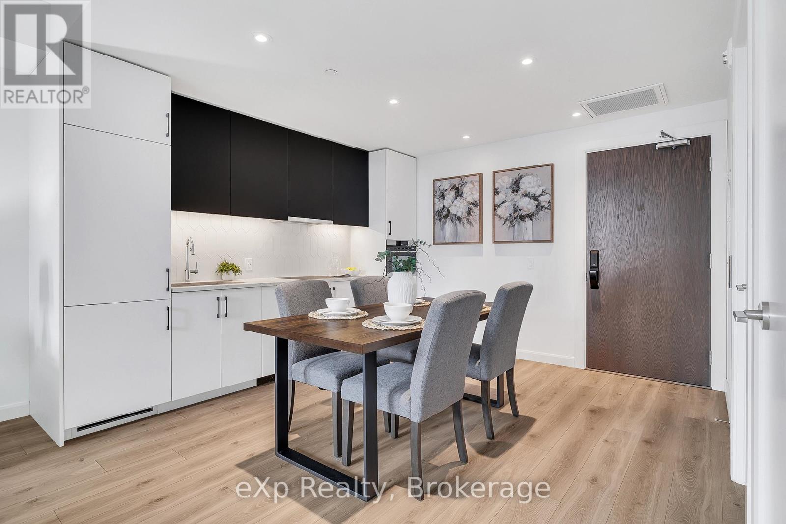 306 - 741 KING STREET W