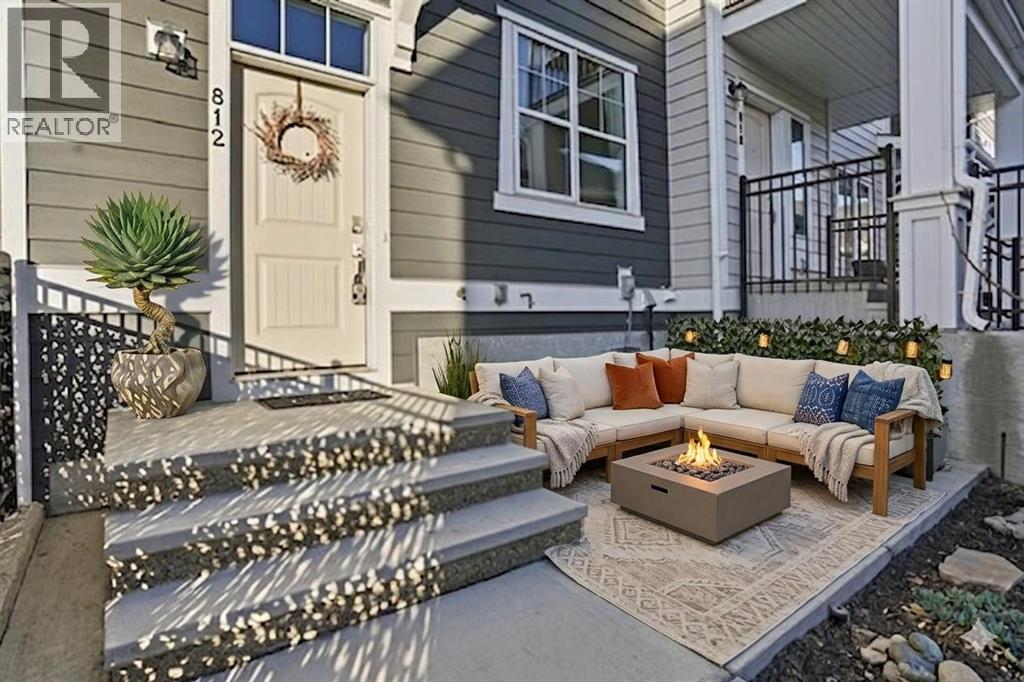 812 Cranbrook Walk SE