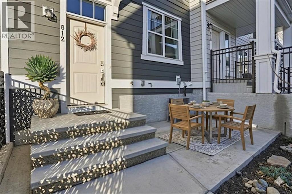 812 Cranbrook Walk SE