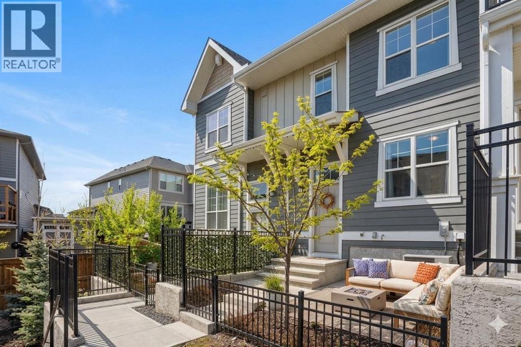 812 Cranbrook Walk SE