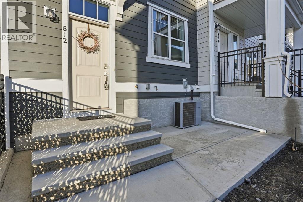 812 Cranbrook Walk SE