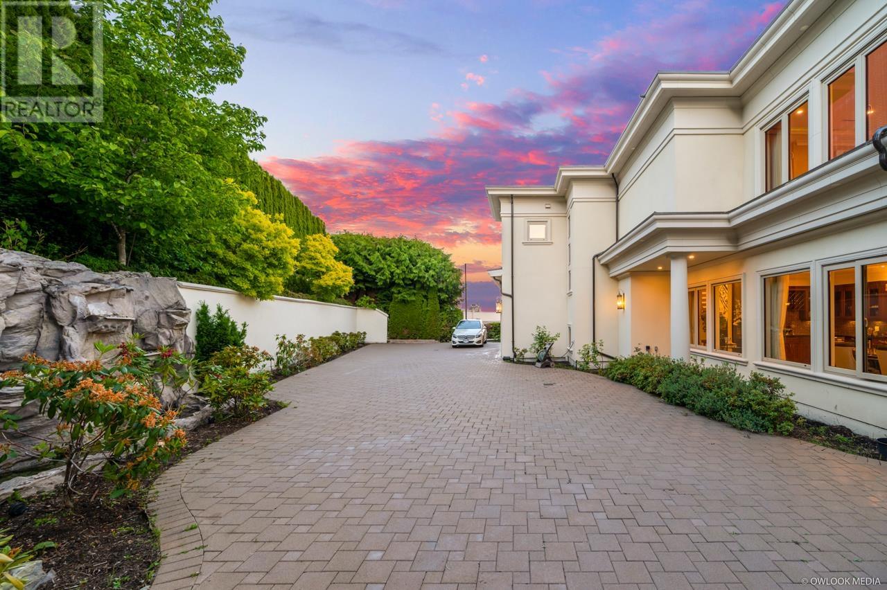 1413 SANDHURST PLACE