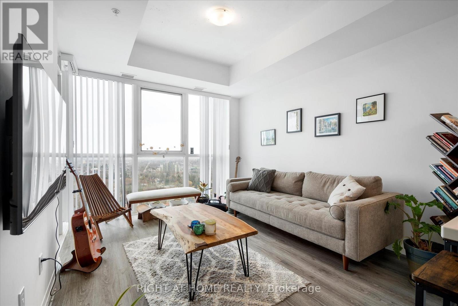 2503 - 108 GARMENT STREET