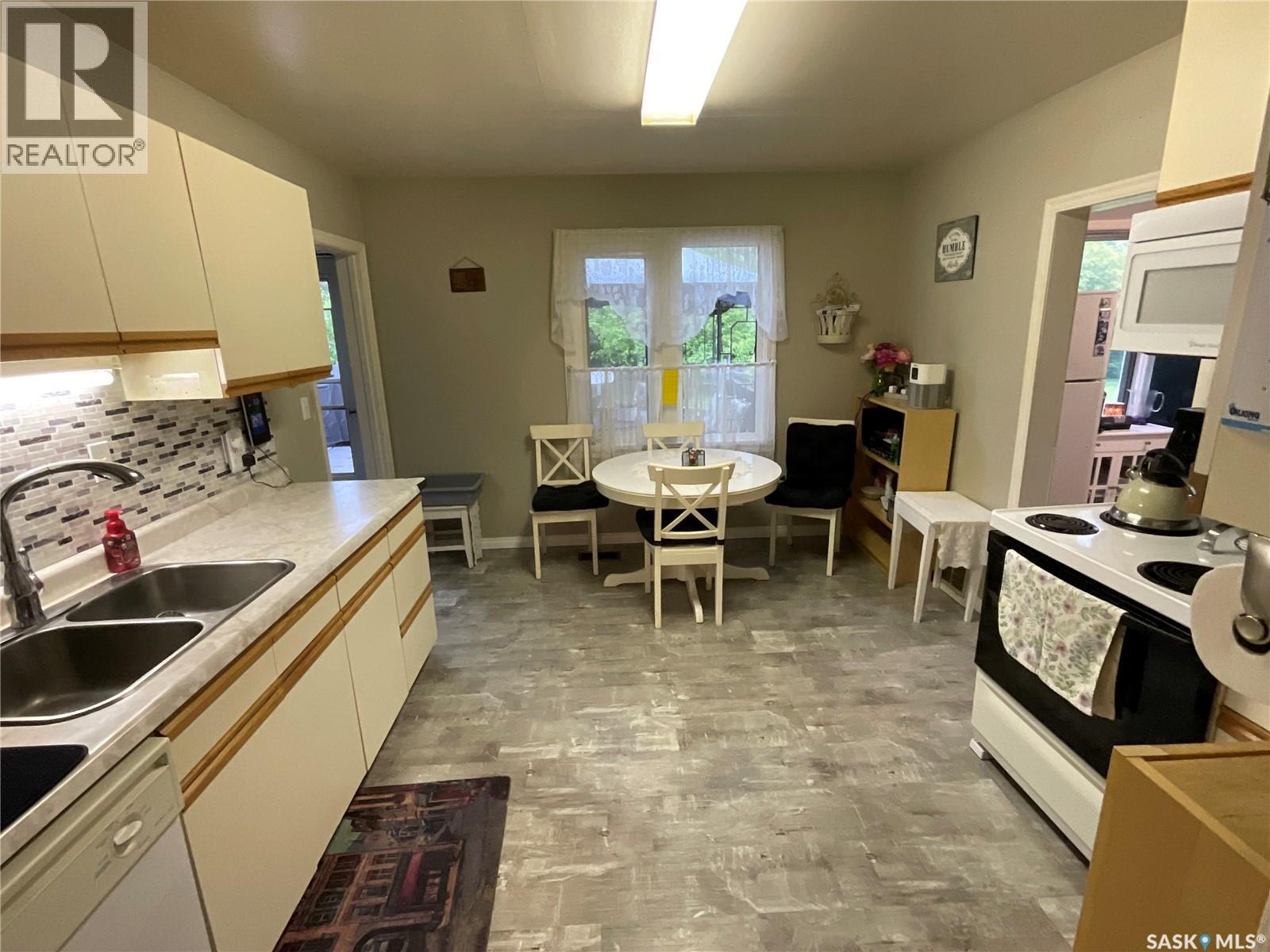117 First STREET E
