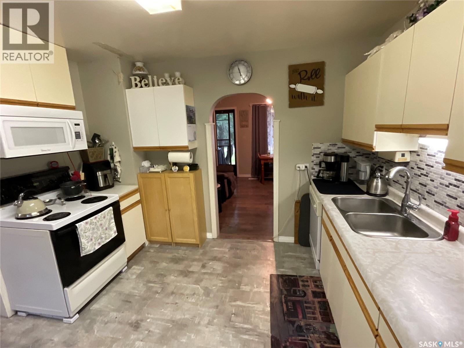 117 First STREET E