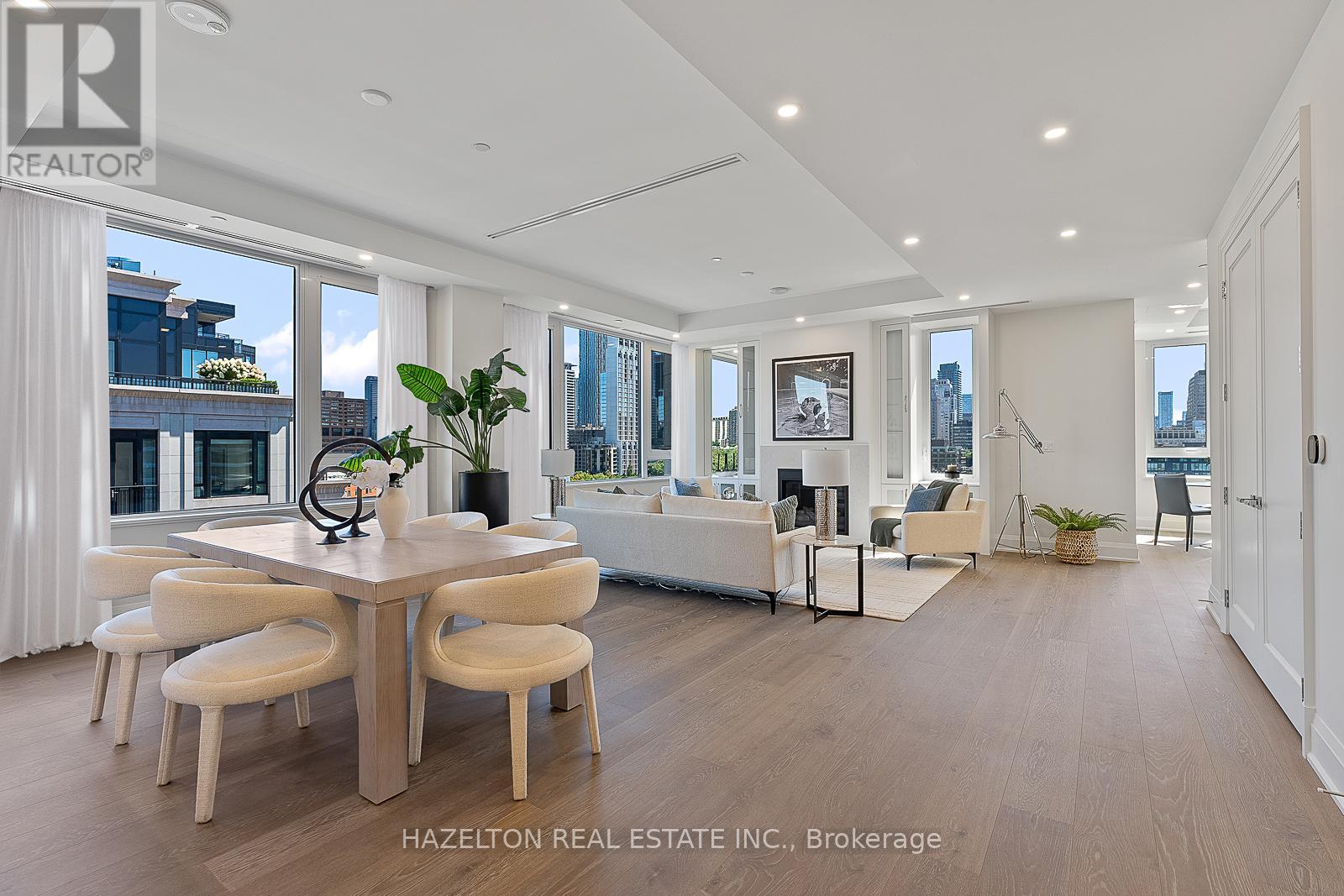 802 - 128 HAZELTON AVENUE