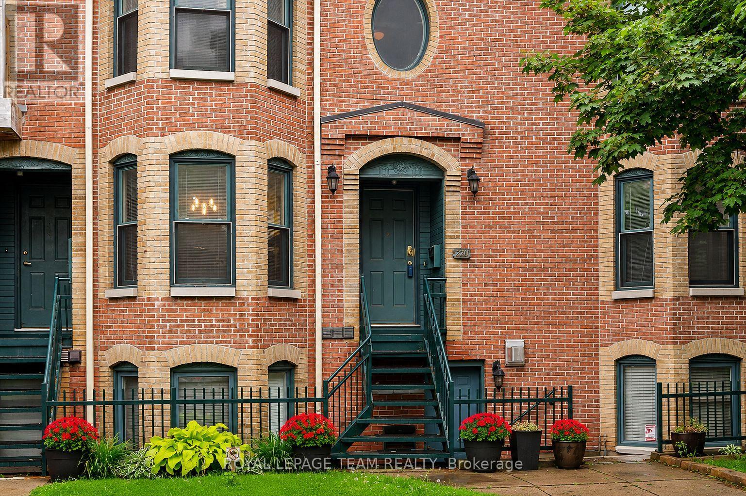 2 - 220 WILBROD AVENUE