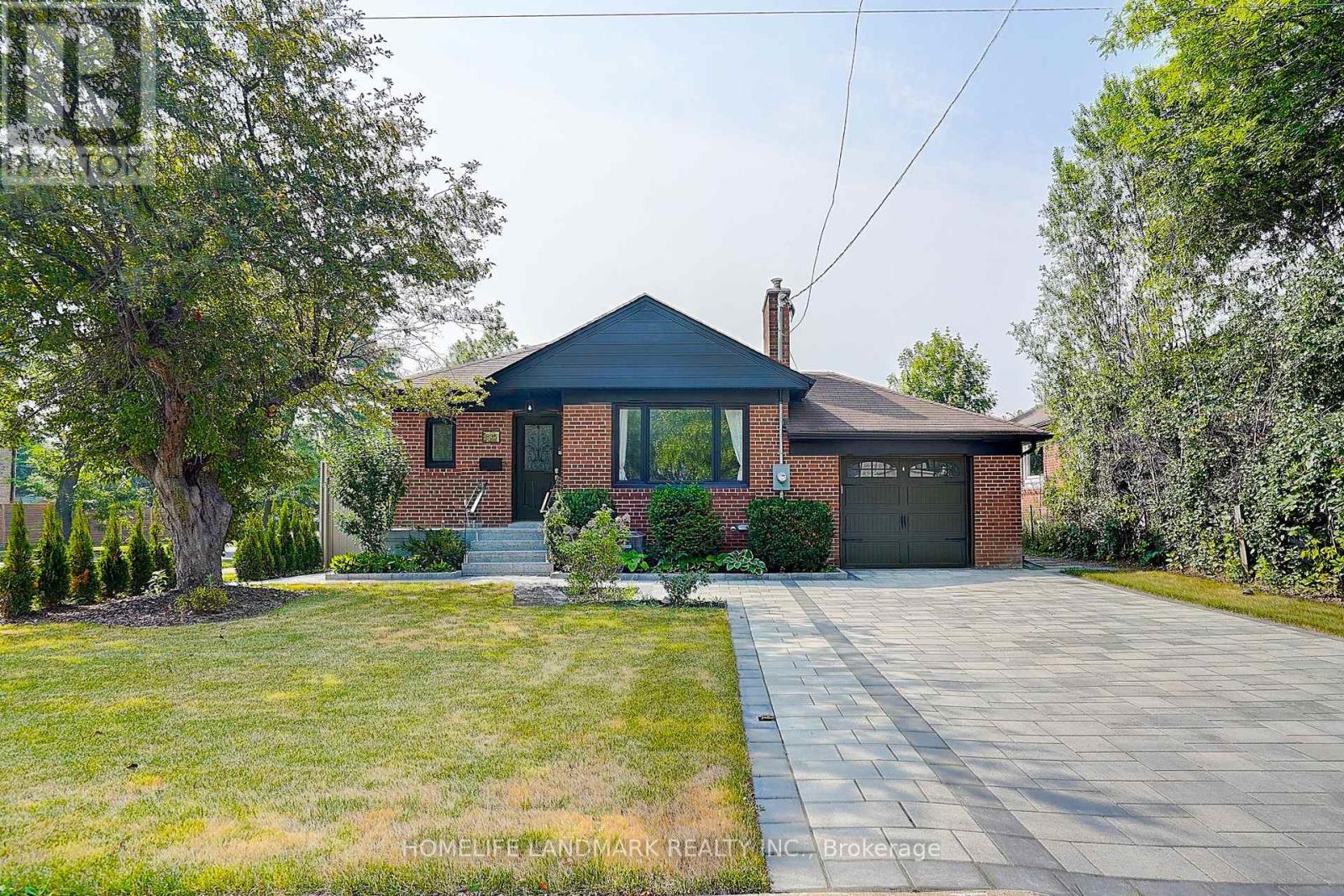 305 CONNAUGHT AVENUE