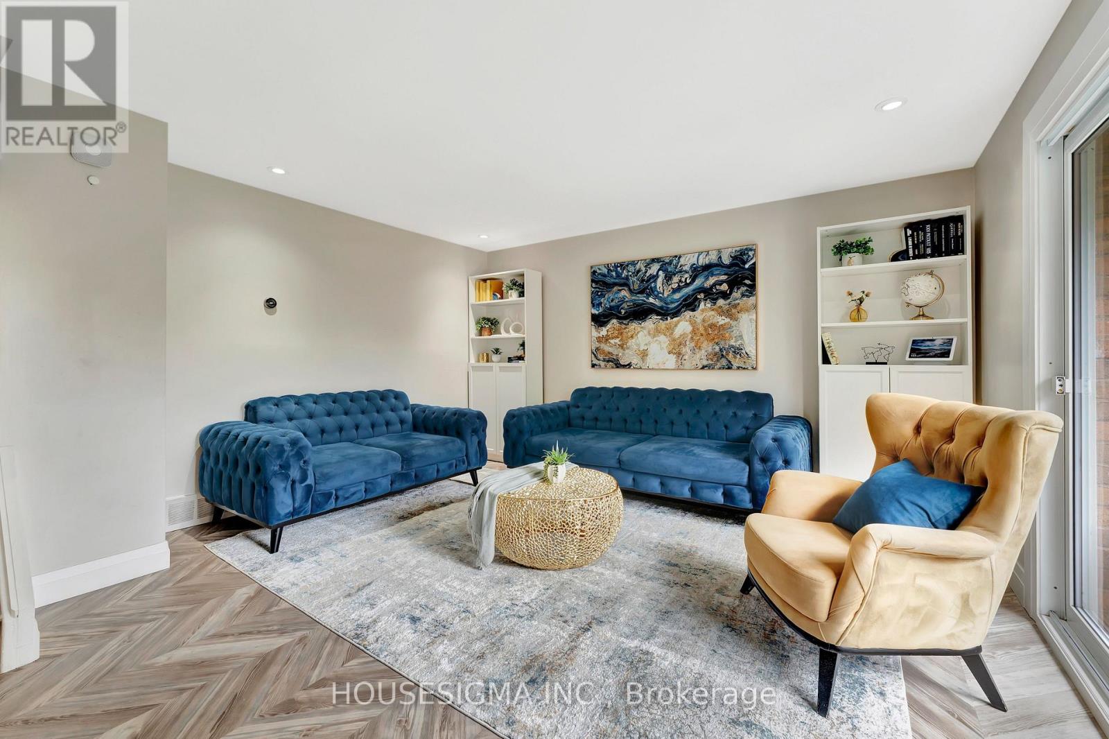 10 - 25 THALER AVENUE