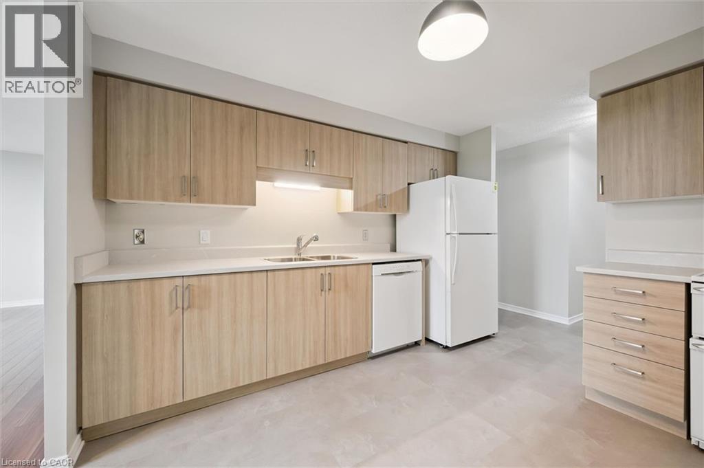 35 GREEN VALLEY Drive Unit# 1603