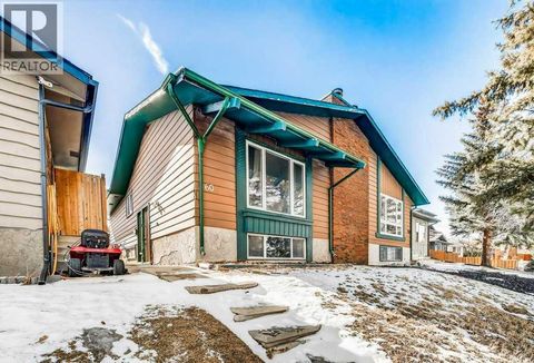 60 Bermuda Court NW Calgary AB T3K1H3