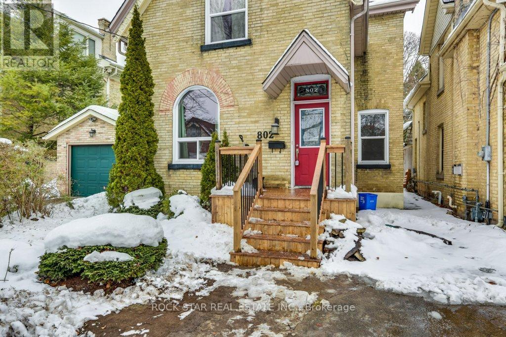 802 WATERLOO STREET