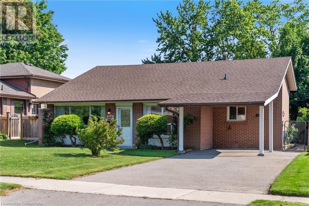 1610 HOBBS Crescent