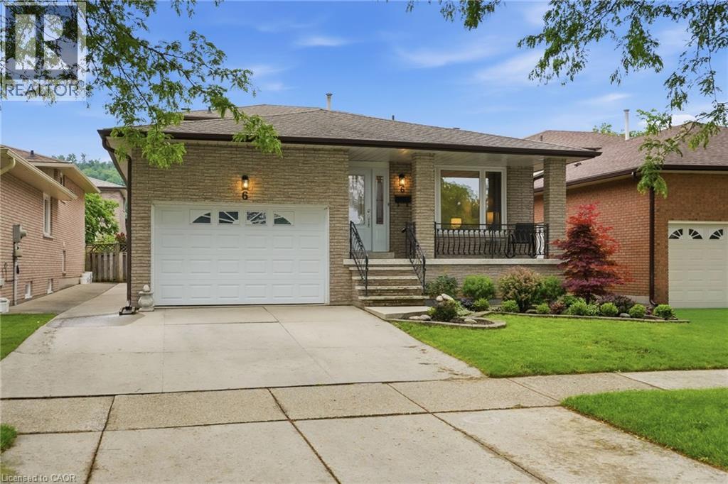 6 ROYCE Avenue
