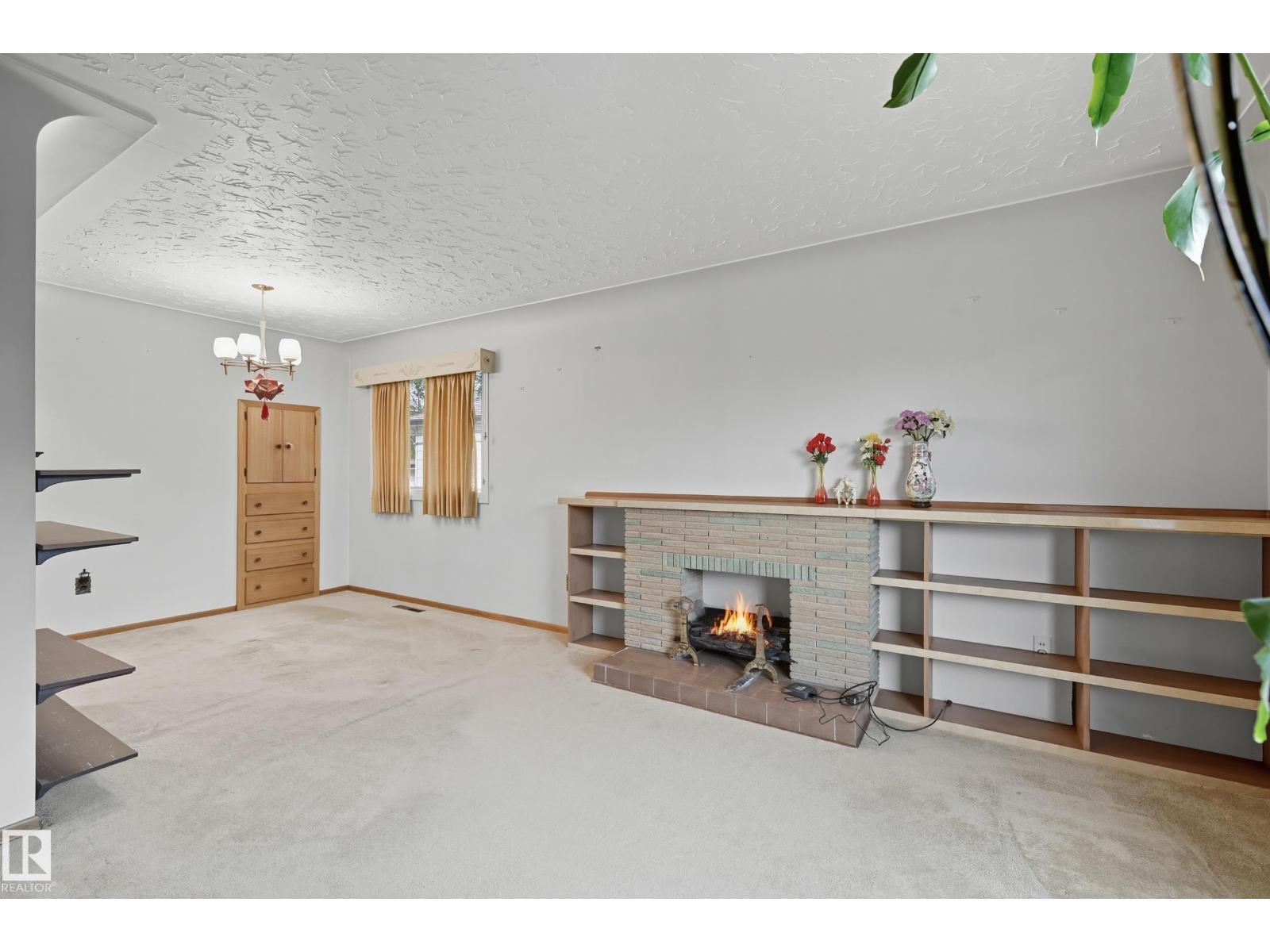10907 149 ST NW