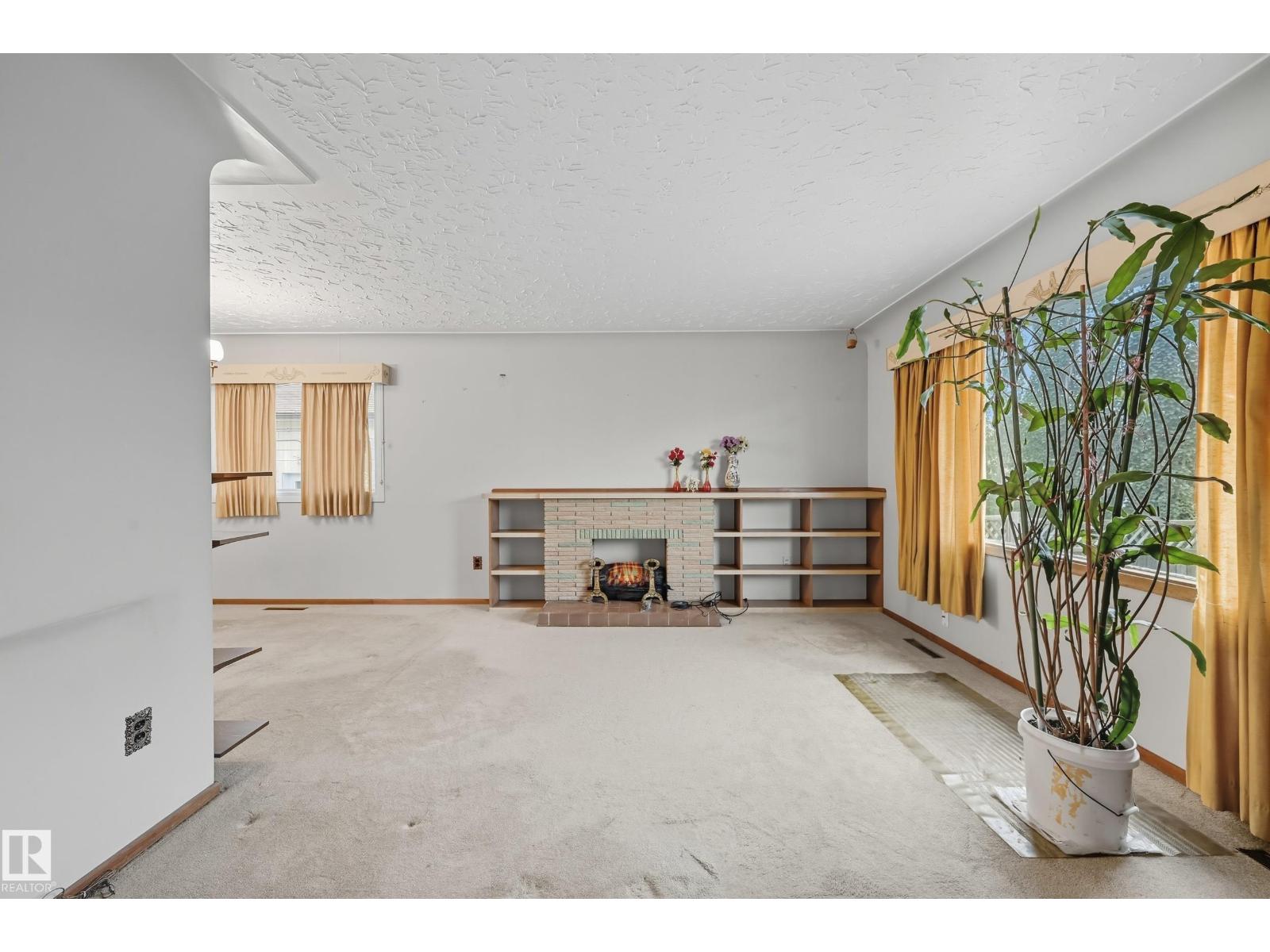 10907 149 ST NW