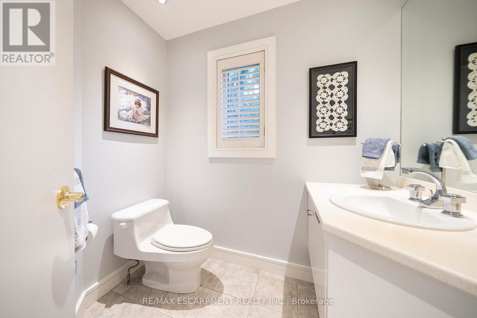 21 - 422 POWERLINE ROAD