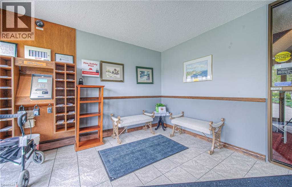 400 CHAMPLAIN Boulevard Unit# 406