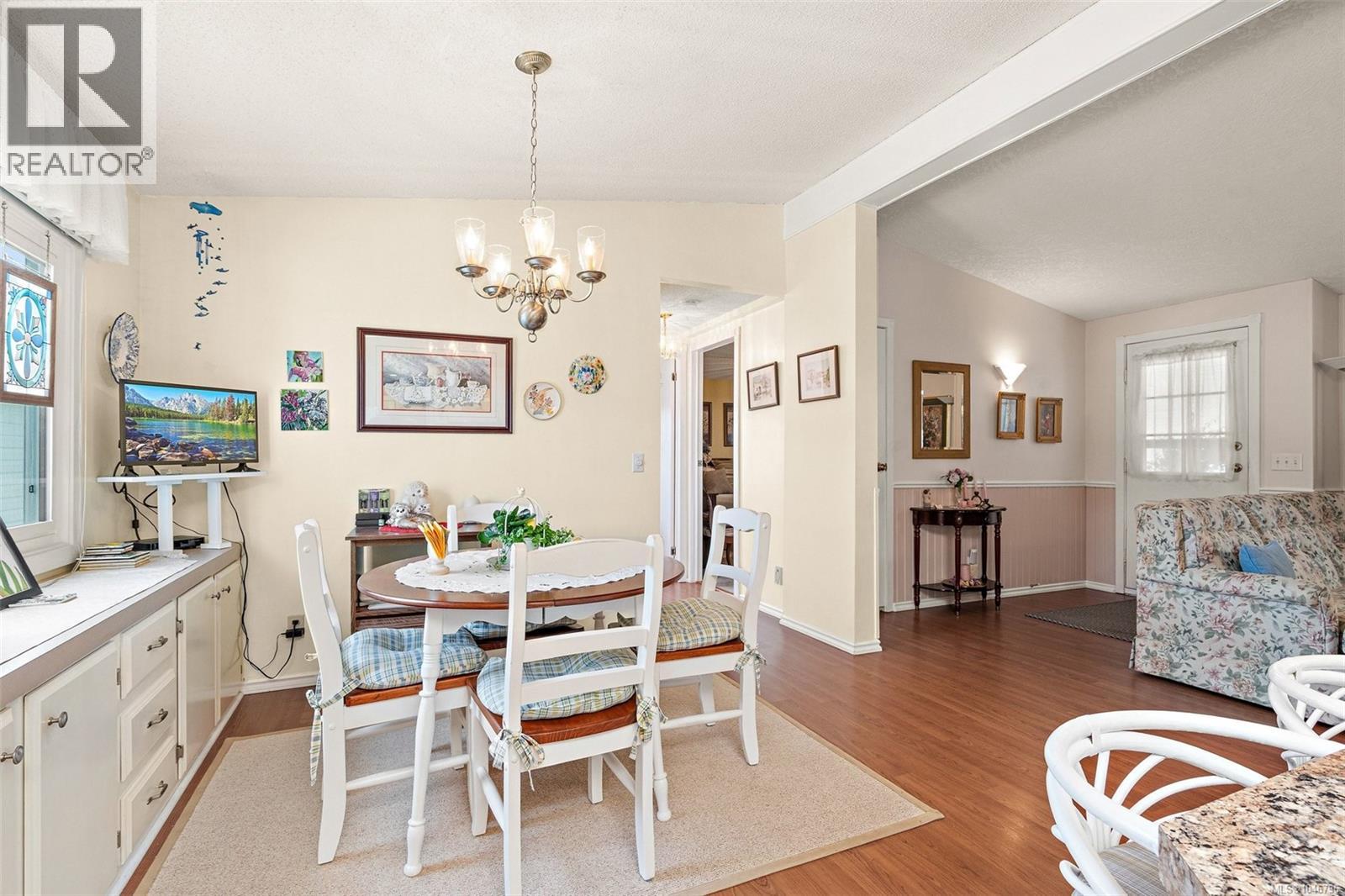 111 7701 Central Saanich Rd