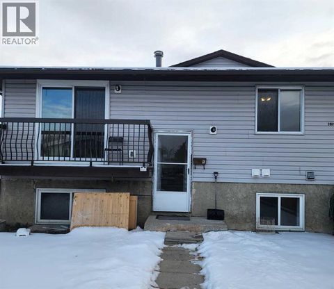 B, 1404 43 Street SE Calgary AB T2A5E7